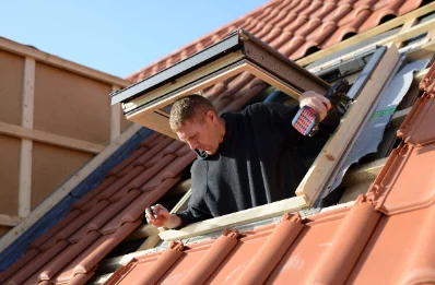 Pose de fenêtres de toit Velux à Guichen
